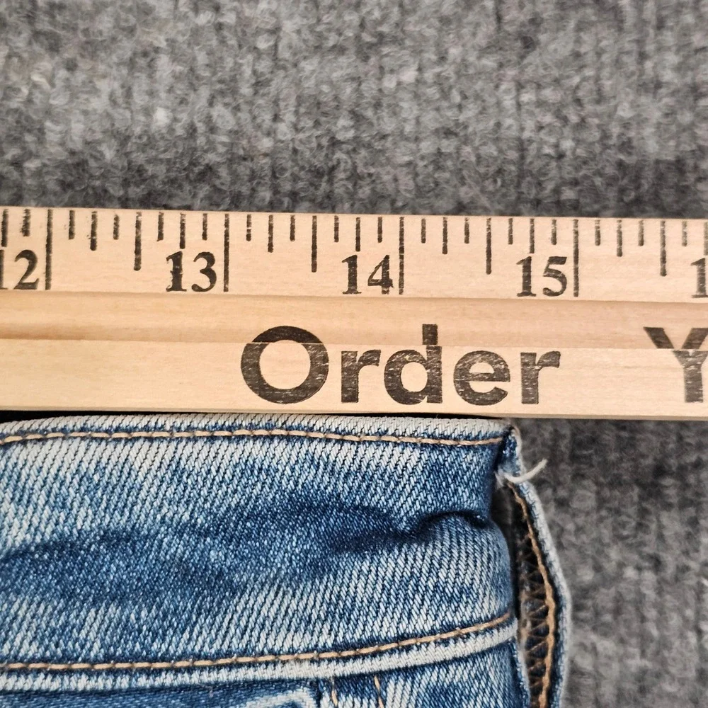 American Eagle Strigid Mom Jeans Womens 6 Short Distressed Ripped Crop Denim